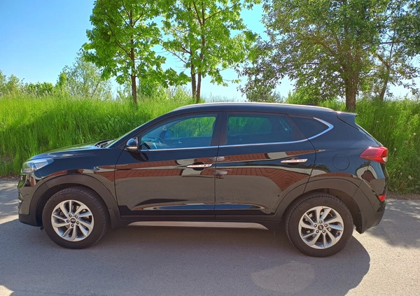 Hyundai Tucson cena 63000 przebieg: 192000, rok produkcji 2015 z Staszów małe 301